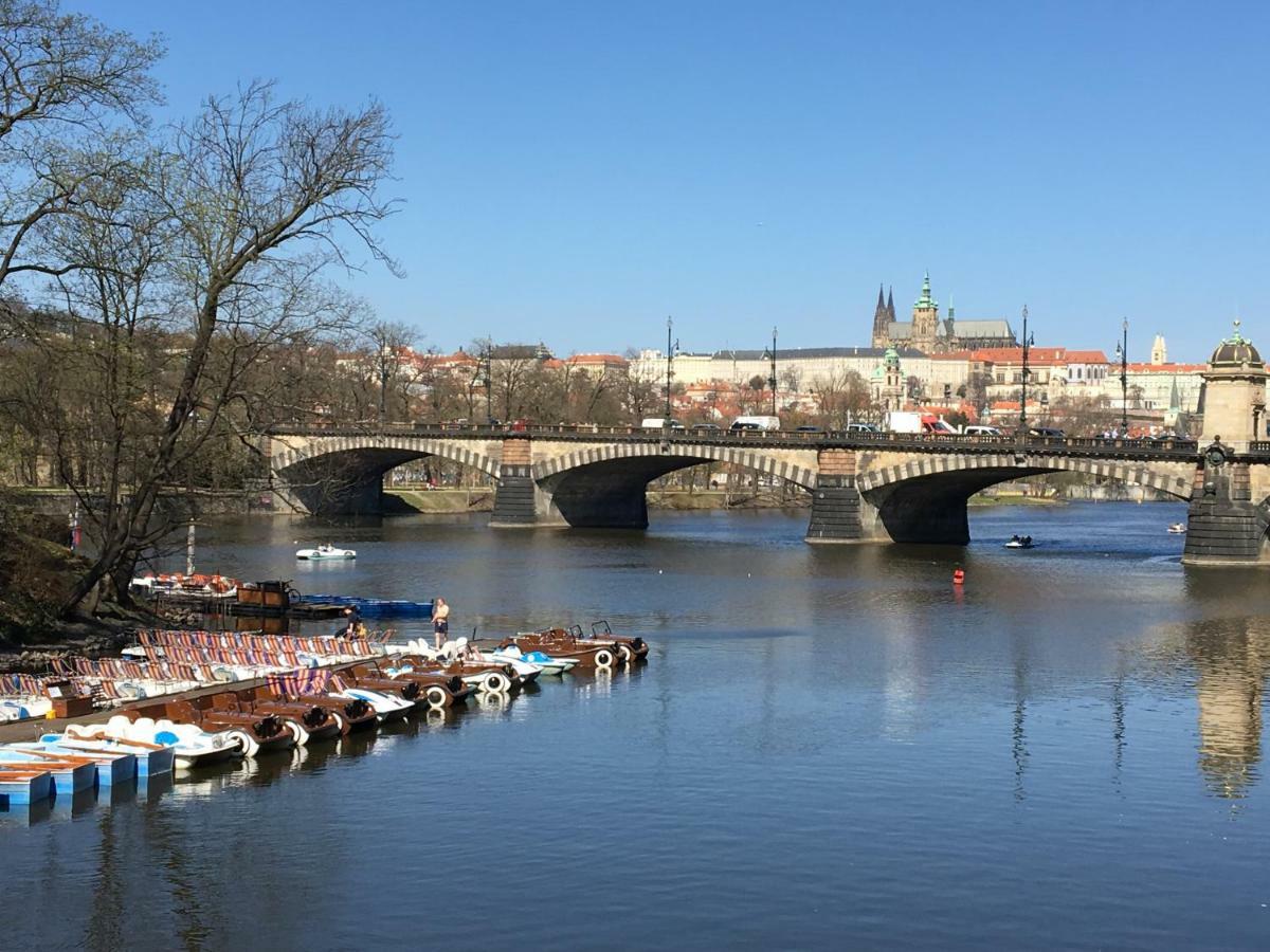 The Dancing House Residence, Two Bedroom Apartment With Balcony Near River! Prag Eksteriør billede