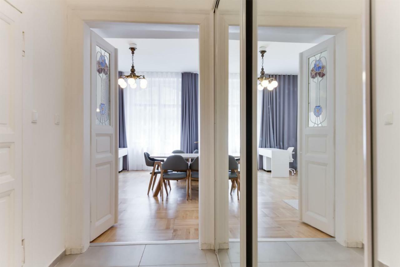 The Dancing House Residence, Two Bedroom Apartment With Balcony Near River! Prag Eksteriør billede