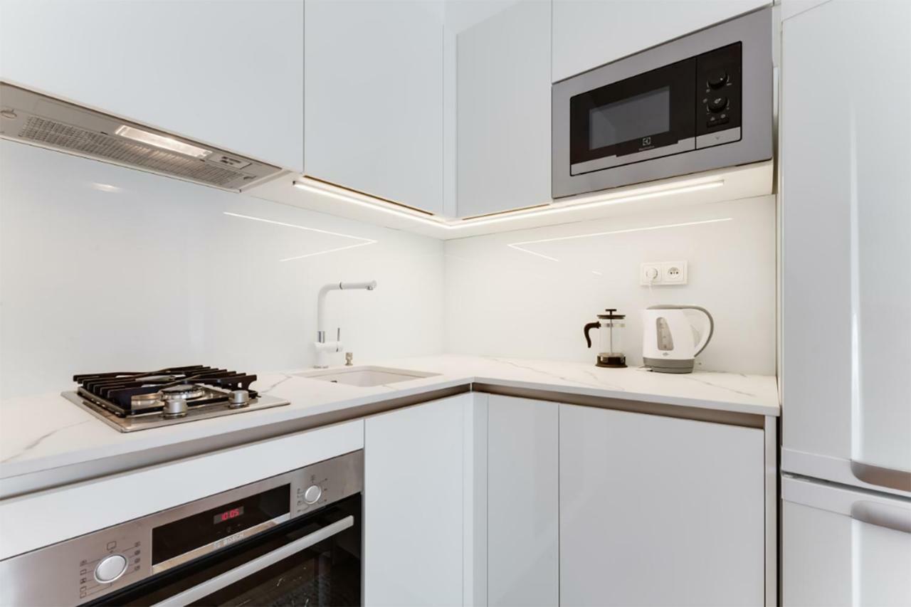 The Dancing House Residence, Two Bedroom Apartment With Balcony Near River! Prag Eksteriør billede