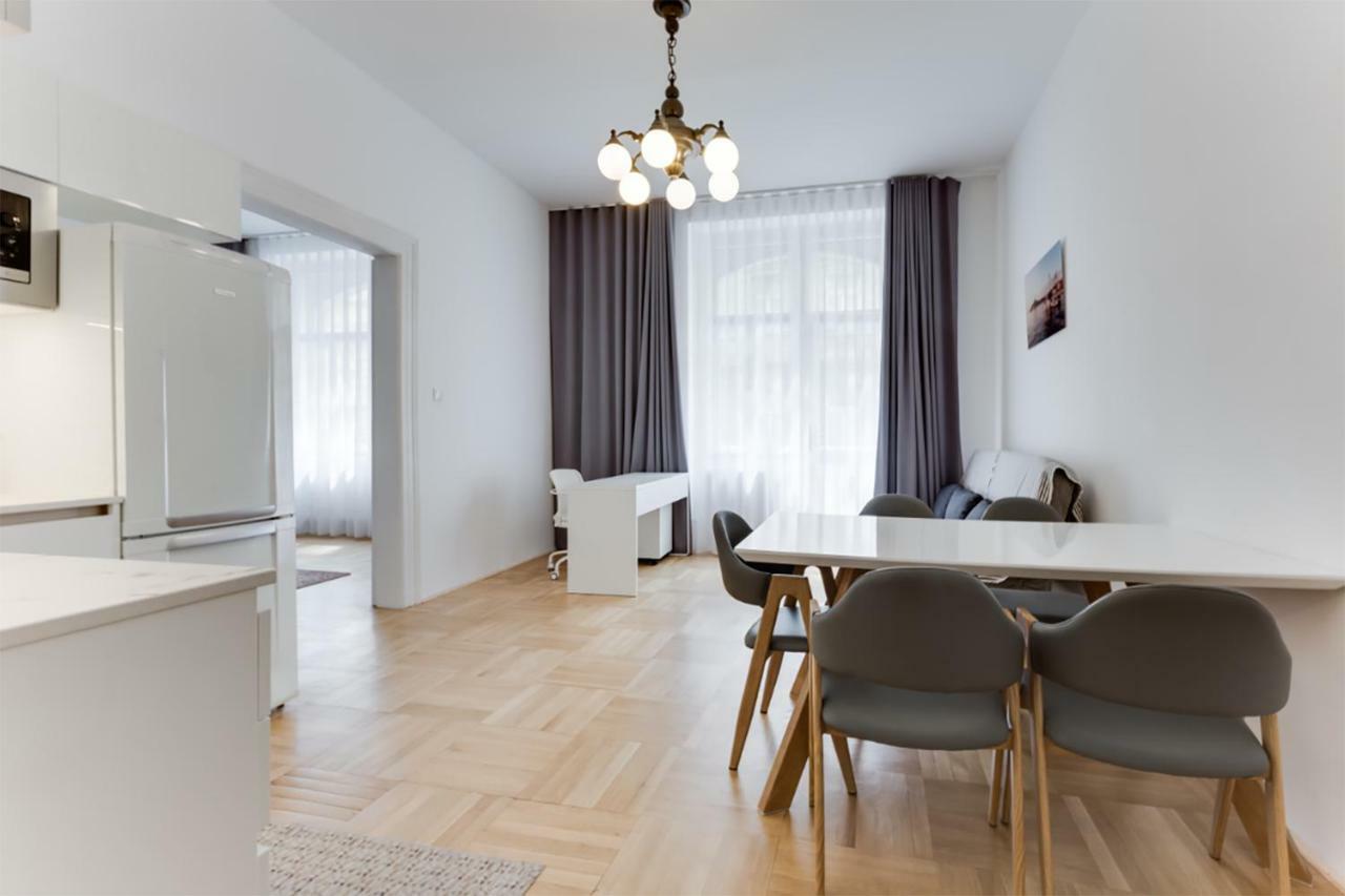 The Dancing House Residence, Two Bedroom Apartment With Balcony Near River! Prag Eksteriør billede